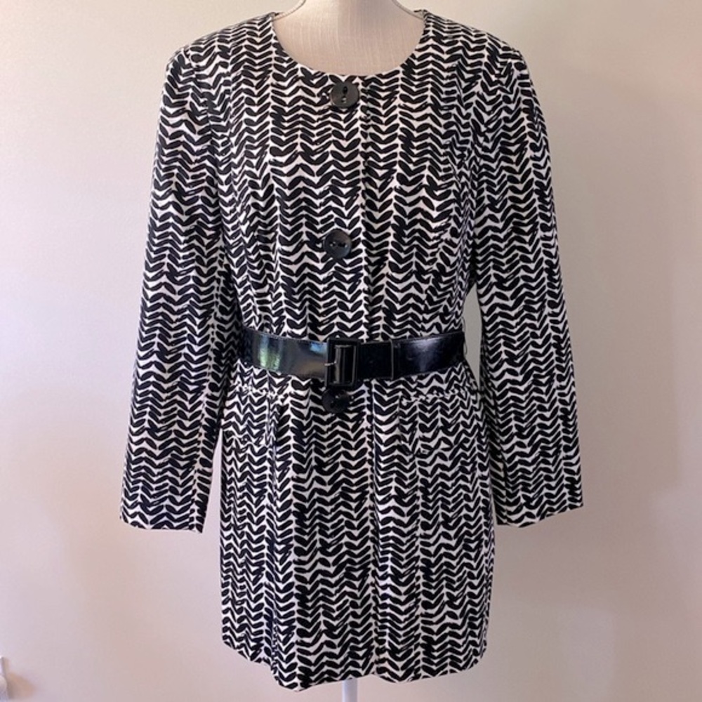 East 5th woman’s black and white patterned, belted, coat dress, button closure